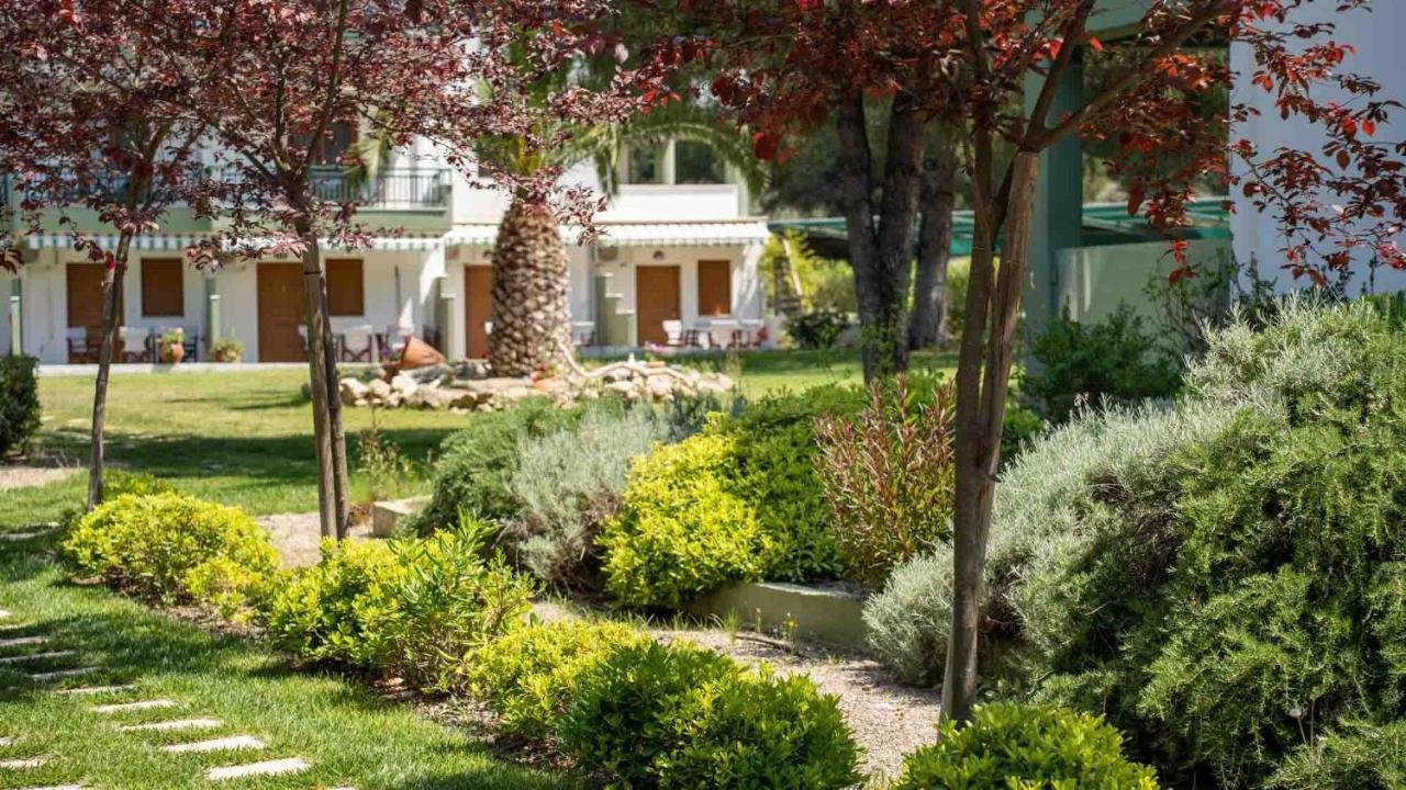 Alexandros Hotel Apartments 보우르보우로우 외부 사진