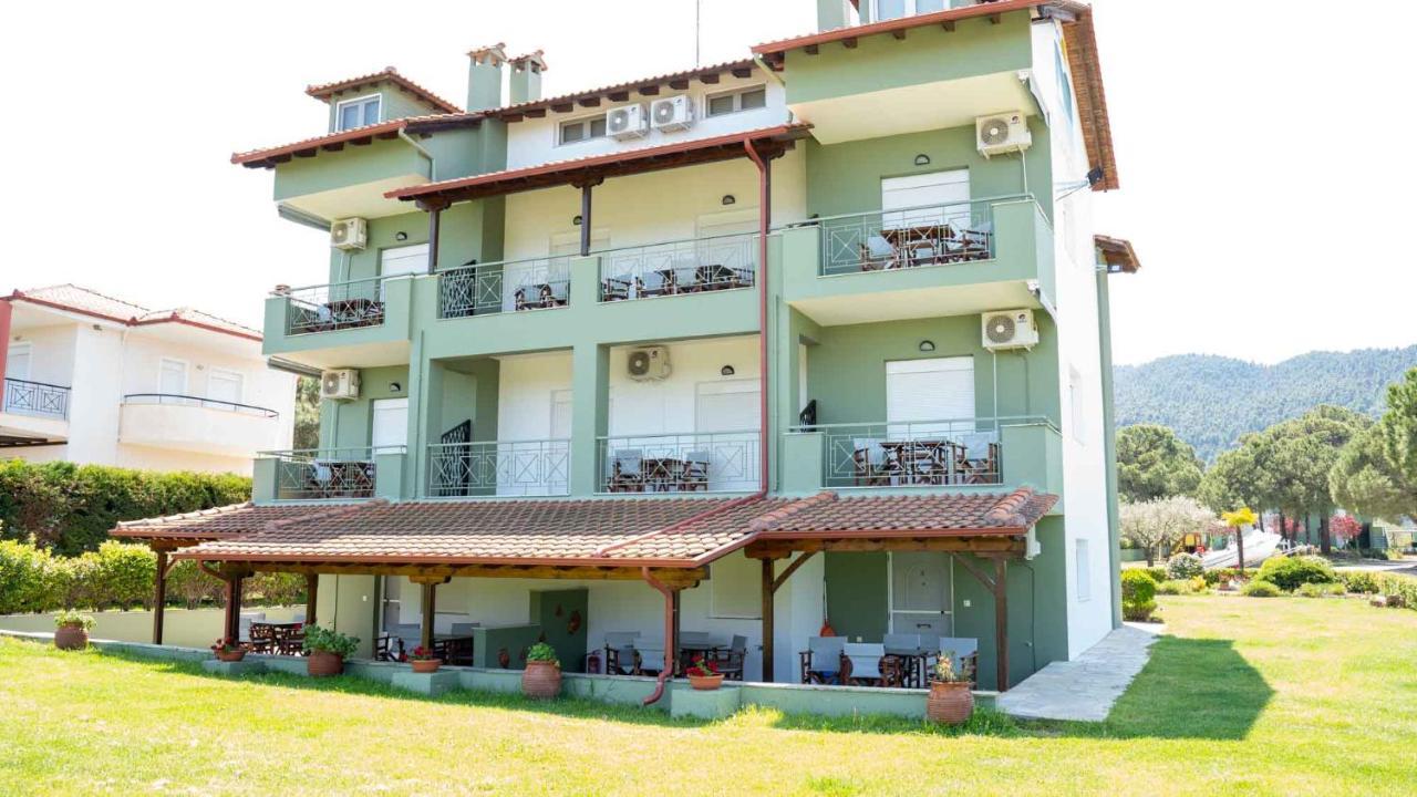Alexandros Hotel Apartments 보우르보우로우 외부 사진