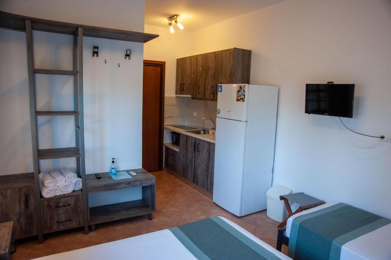 Alexandros Hotel Apartments 보우르보우로우 외부 사진