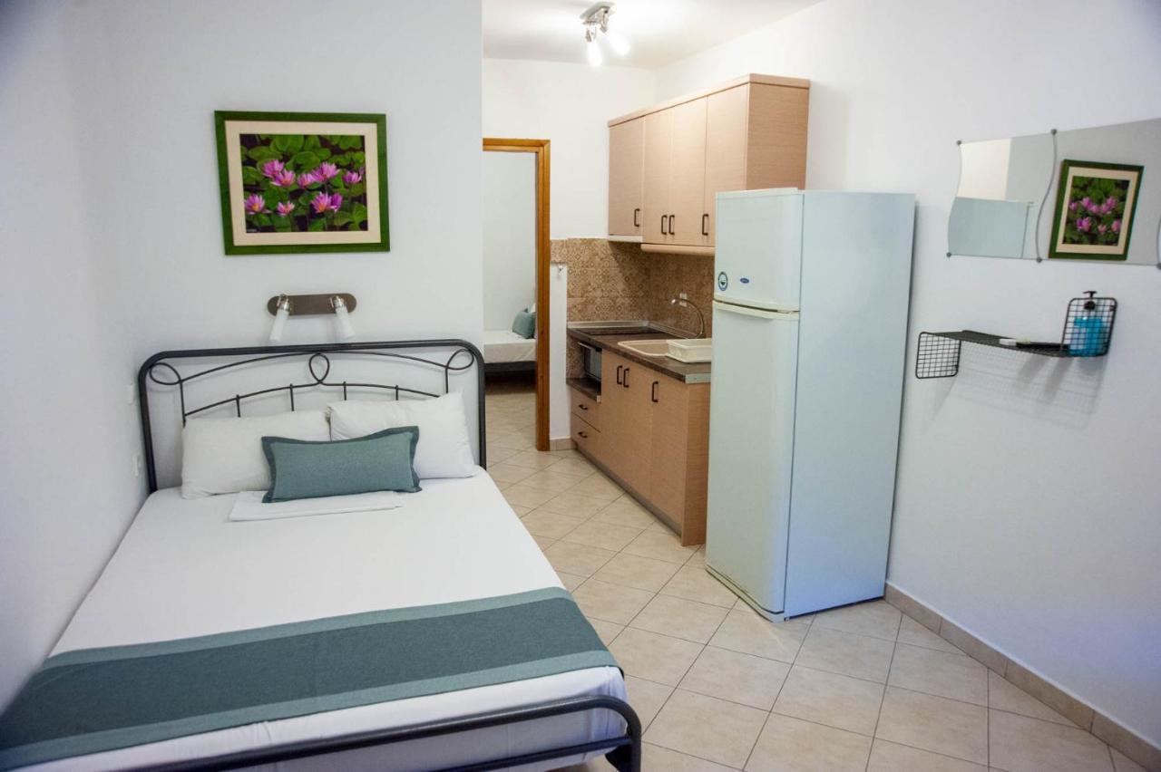 Alexandros Hotel Apartments 보우르보우로우 외부 사진