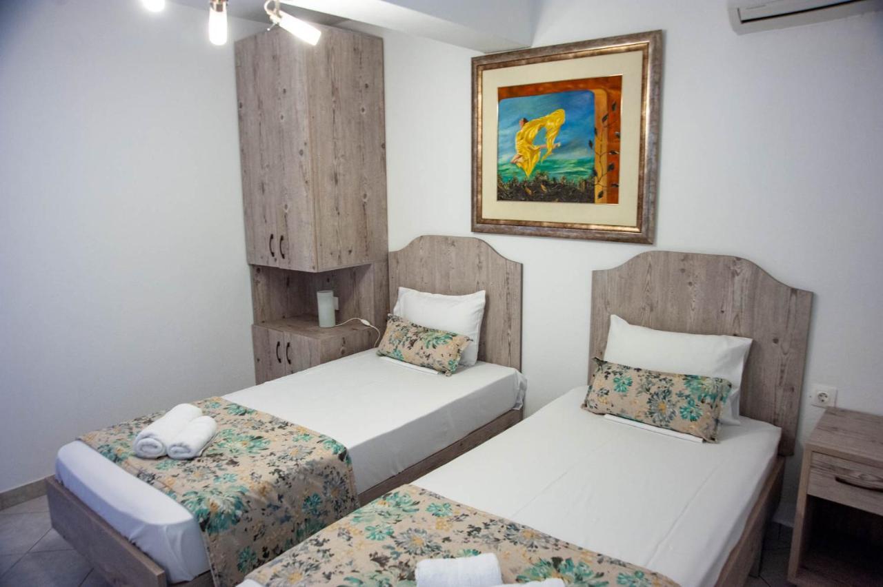 Alexandros Hotel Apartments 보우르보우로우 외부 사진