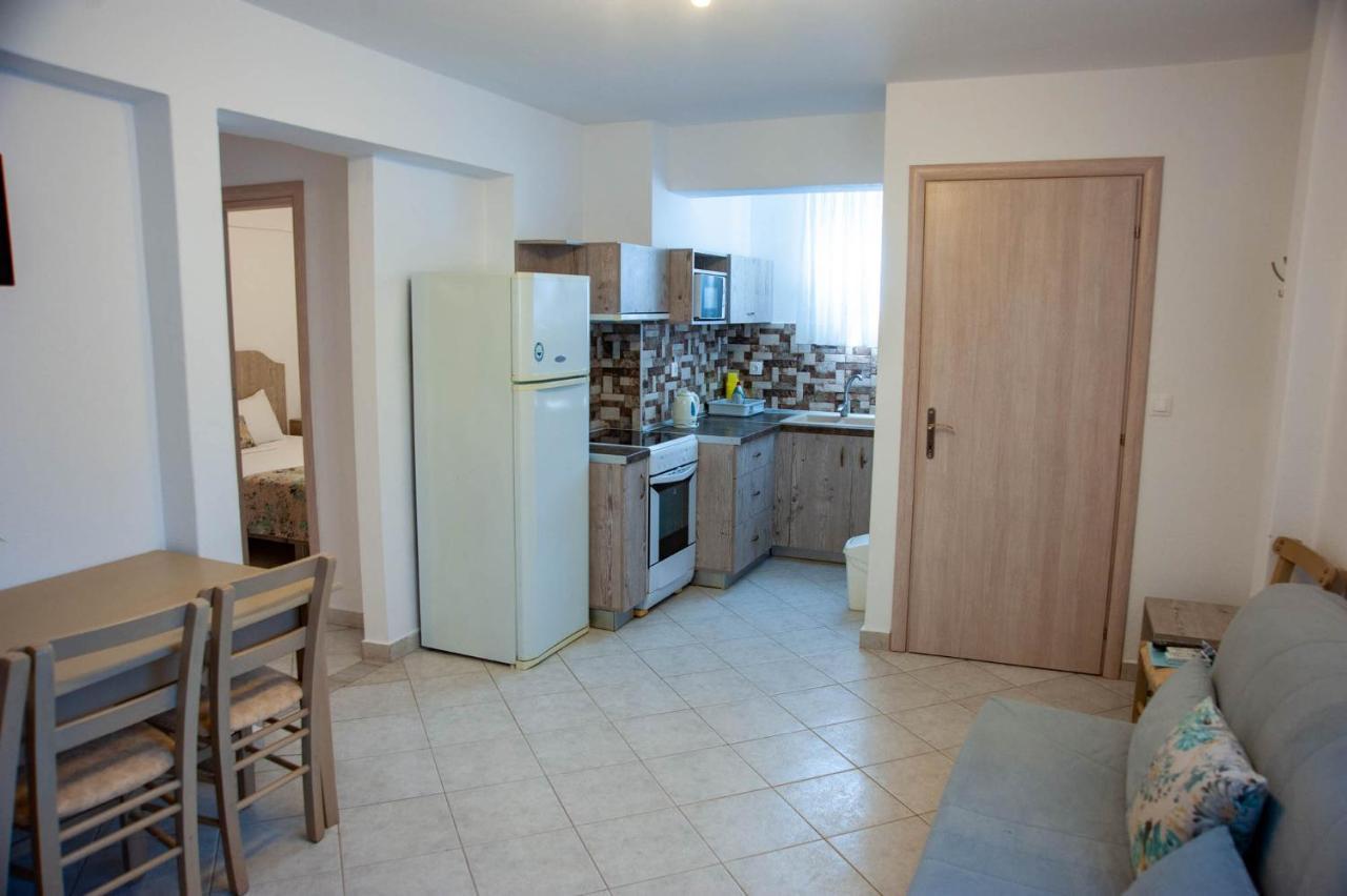 Alexandros Hotel Apartments 보우르보우로우 외부 사진