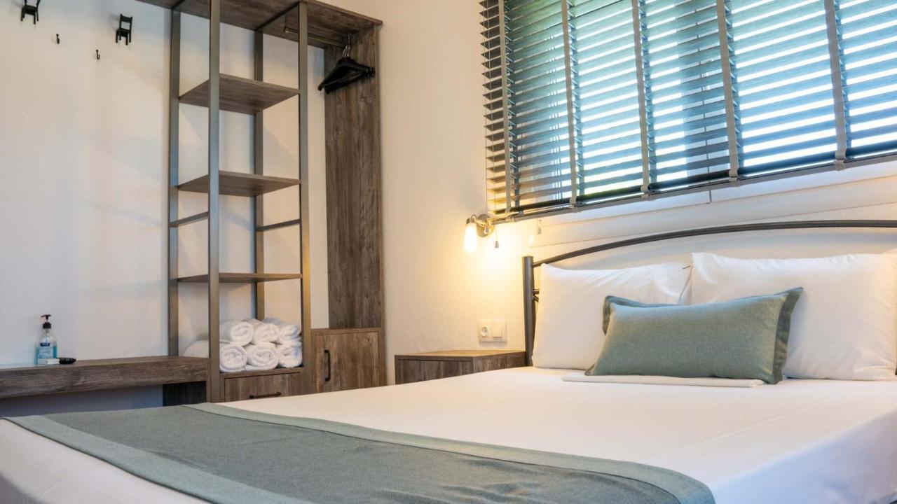Alexandros Hotel Apartments 보우르보우로우 외부 사진