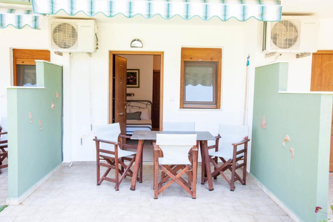 Alexandros Hotel Apartments 보우르보우로우 외부 사진