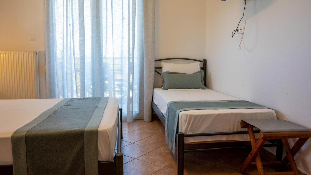 Alexandros Hotel Apartments 보우르보우로우 외부 사진