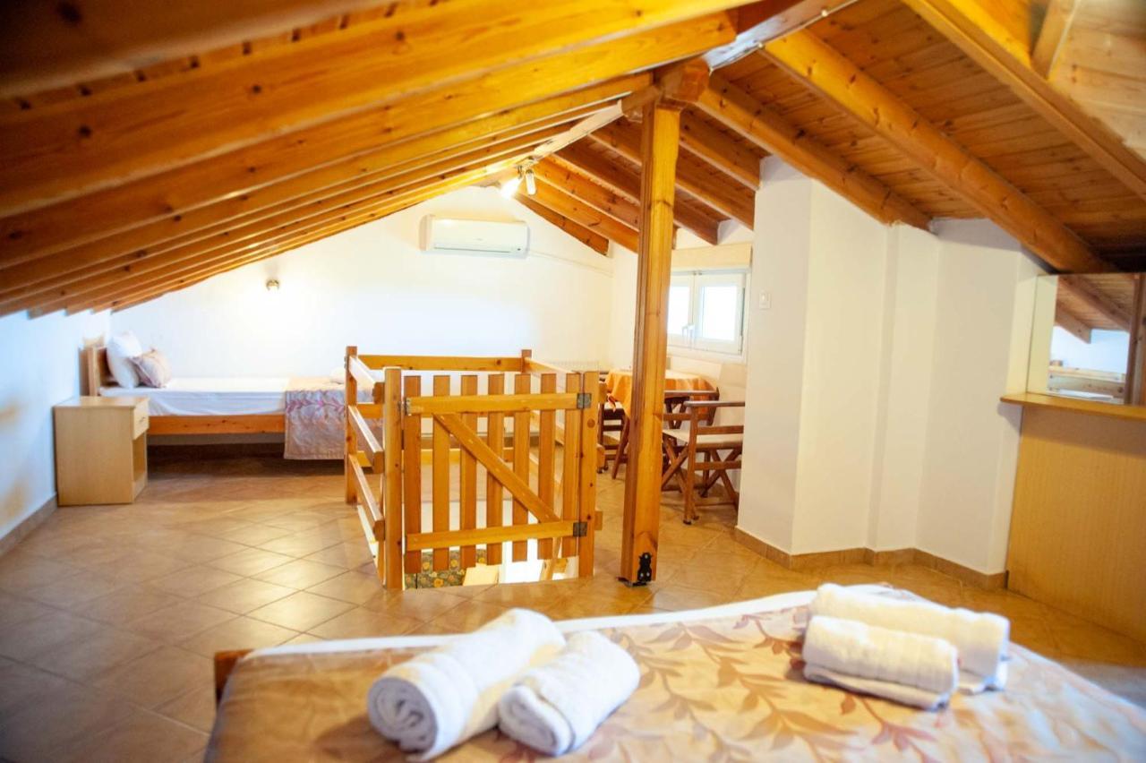 Alexandros Hotel Apartments 보우르보우로우 외부 사진