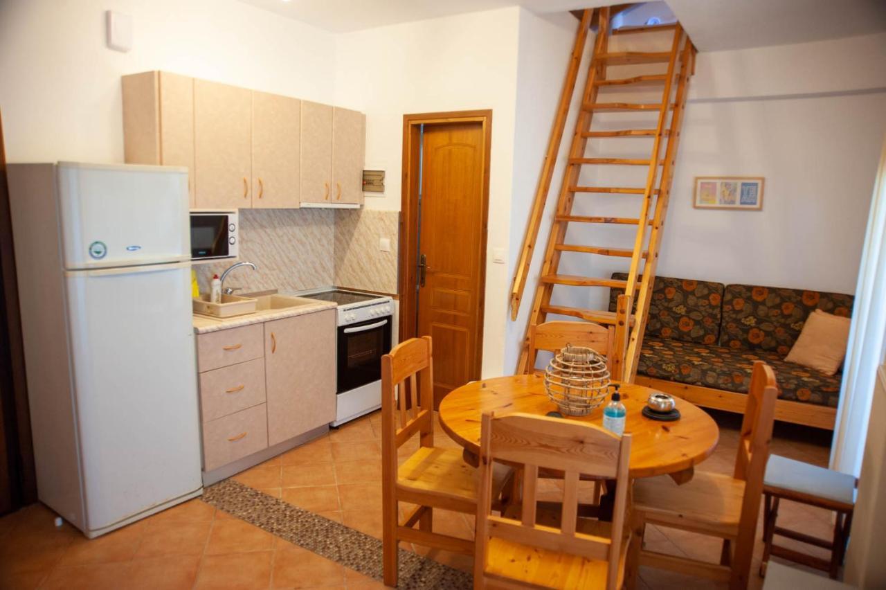 Alexandros Hotel Apartments 보우르보우로우 외부 사진