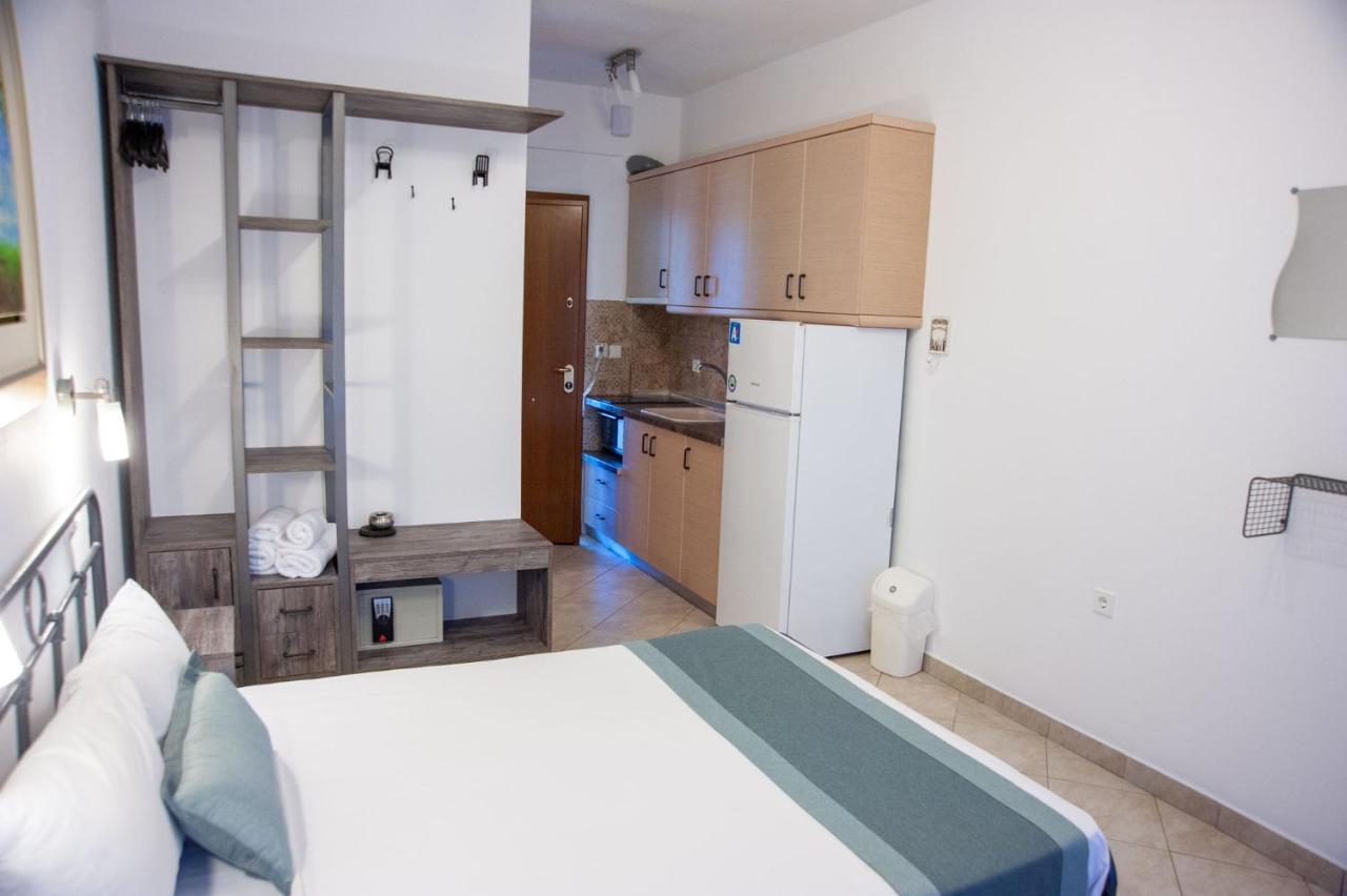 Alexandros Hotel Apartments 보우르보우로우 외부 사진