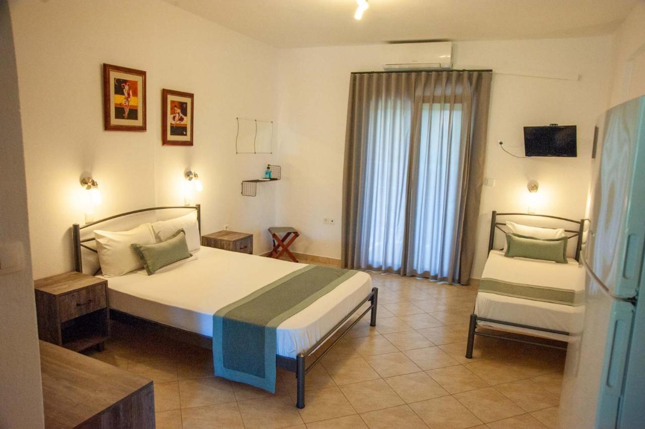Alexandros Hotel Apartments 보우르보우로우 외부 사진