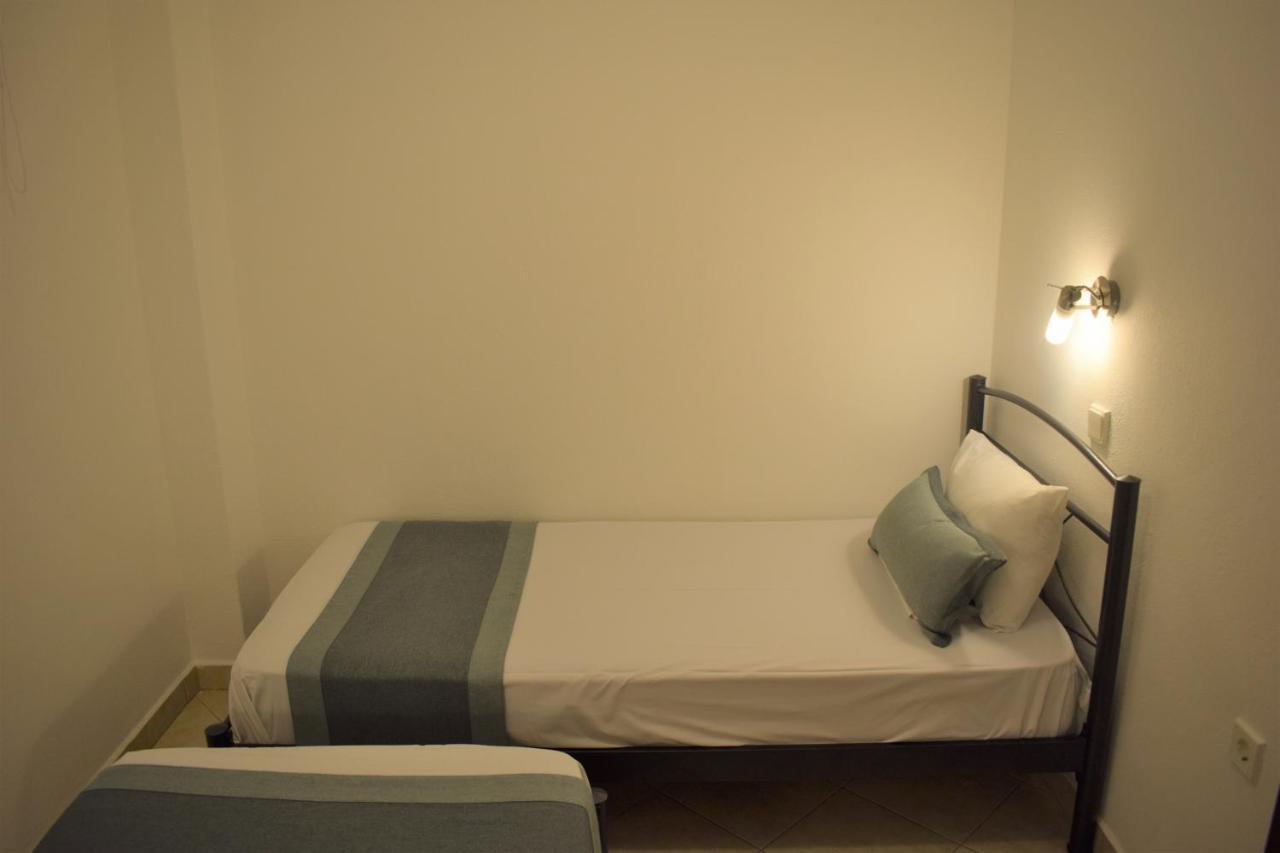 Alexandros Hotel Apartments 보우르보우로우 외부 사진