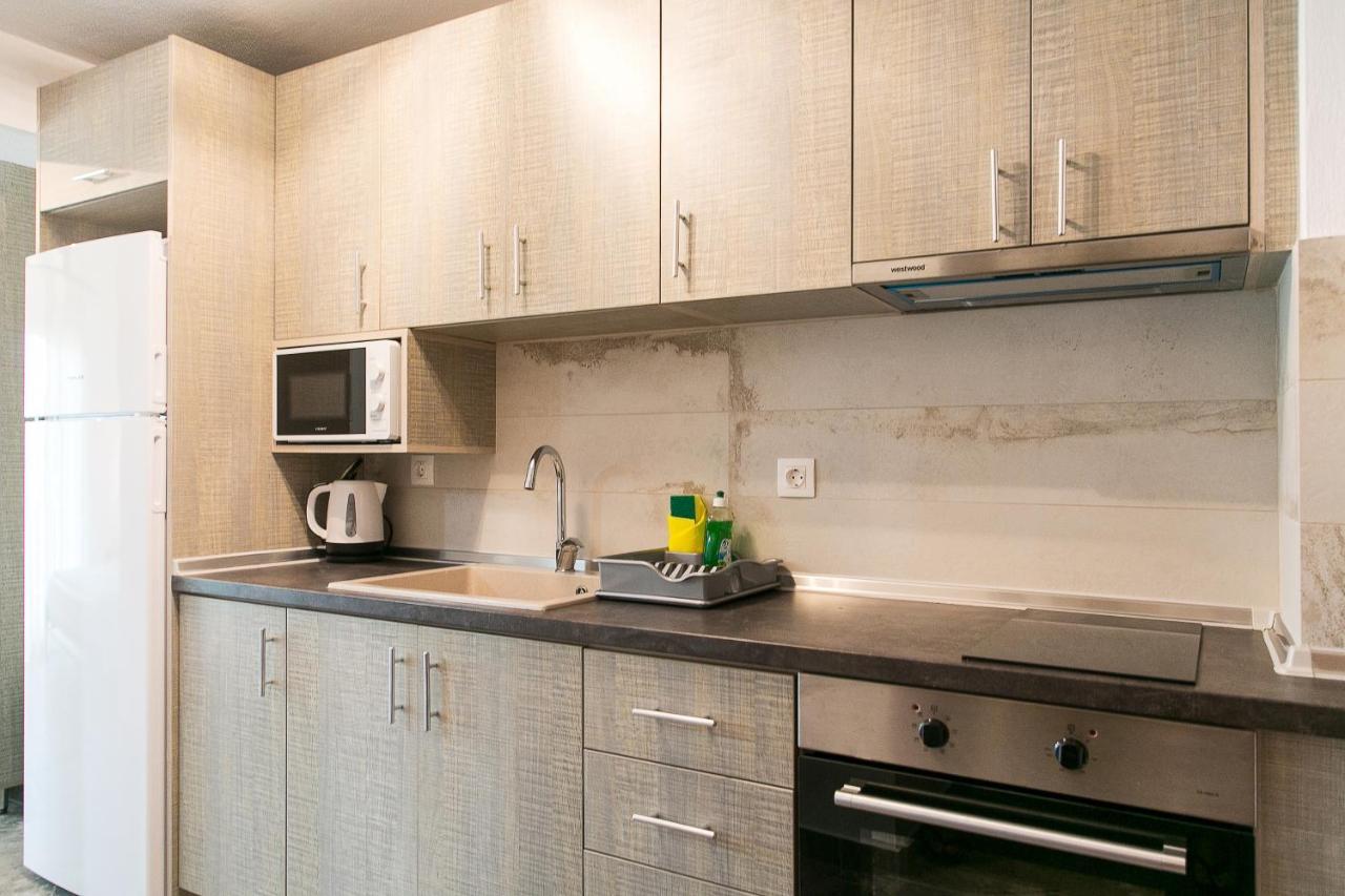 Alexandros Hotel Apartments 보우르보우로우 외부 사진