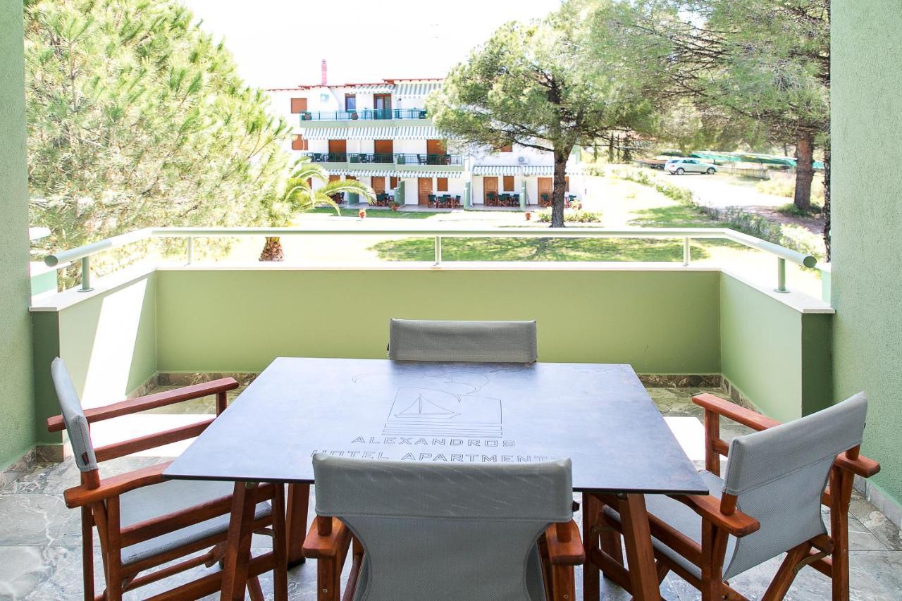 Alexandros Hotel Apartments 보우르보우로우 외부 사진
