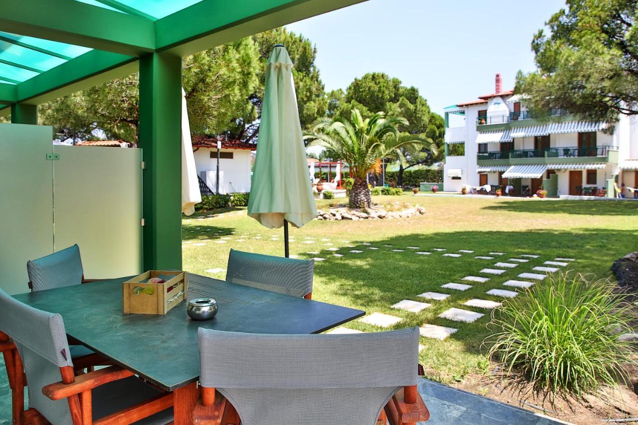 Alexandros Hotel Apartments 보우르보우로우 외부 사진
