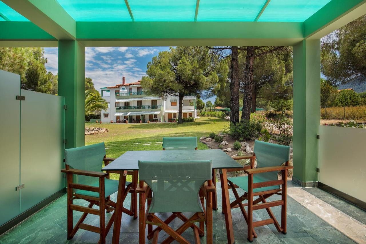 Alexandros Hotel Apartments 보우르보우로우 외부 사진